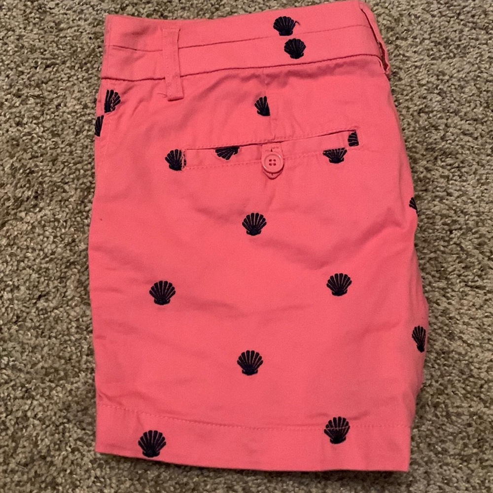 British khaki pink with navy shells shorts